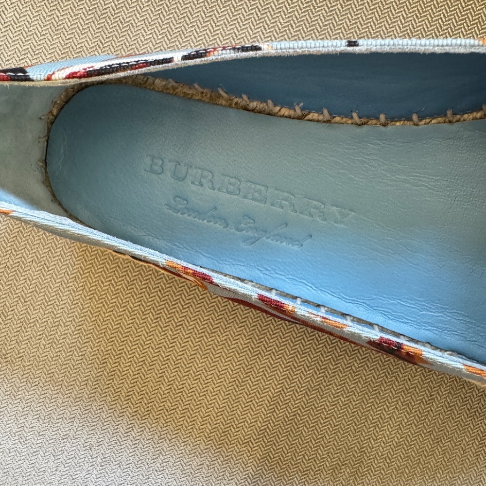 Burberry Multicolor Canvas Floral Hodgeson Espadrille Flats - Picture 2 of 9